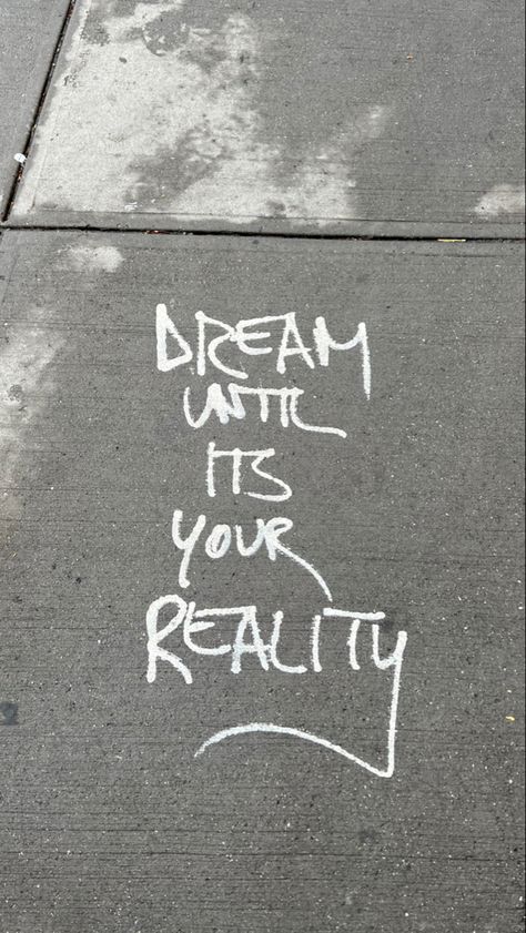 Nyc Graffiti, Fashion Motivation, Graffiti Quotes, Nails Y2k, Italian Street, New York Graffiti, Baddie Style, Inspo Quotes, New York Travel Guide