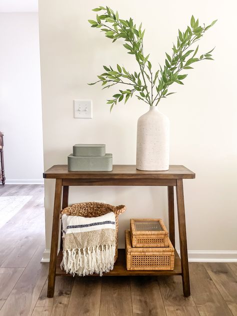 Small Wall Table Decor, Foyer Console Table Decor, Neutral Console Table, Small Console Table Decor, How To Decorate Console Table, Small Side Table Decor, 1920s Bungalow Living Room, Small Entry Table, Small Hallway Table