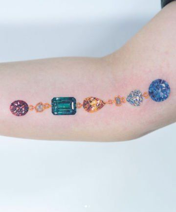 Family Birthstones, 21 Gemstone Tattoos So Pretty You Won't Need Jewelry Anymore - (Page 7) Pearl Tattoo, Phönix Tattoo, Stone Tattoo, Gem Tattoo, Jewel Tattoo, Crystal Tattoo, Diamond Tattoos, 4 Tattoo, Tattoo Bracelet