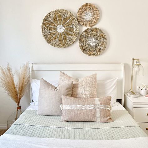 AmazonSmile - Artera Home Wicker Wall Basket Decor - Set of 3 Oversized, Hanging Natural Woven Seagrass Flat Baskets, Round Boho Wall Basket Decor for Living Room or Bedroom, Unique Wall Art - Woven Basket Wall Decor Living Room, Basket Walls Boho Bedroom, Basket Wall Decor Living Room, Baskets Above Bed, Basket Walls Boho, Boho Wall Basket Decor, Wall Basket Decor, Wall Decor Above Bed, Bedroom Unique