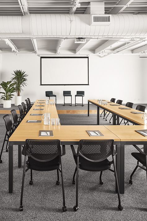 Board Room Design, Coworking Office Design, Meeting Room Design Office, Conference Room Design, Meeting Room Design, Flexible Back, Conference Room Chairs, Office Space Design, Modern Office Chair