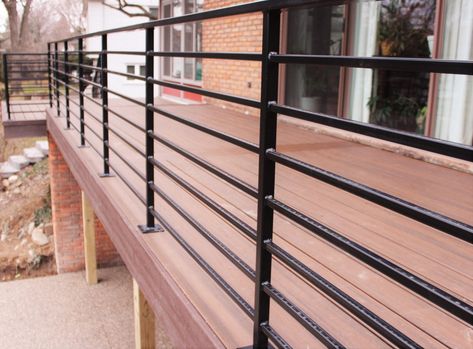 Horizontal Metal Railing for Deck - Great Lakes Metal Fabrication Reling Design Iron Balcony, Black Iron Deck Railing, Modern Deck Railing, House With Deck, Terrace Railings, Horizontal Deck Railing, Contemporary Balcony, Iron Railings Outdoor, Traditional Brick Home