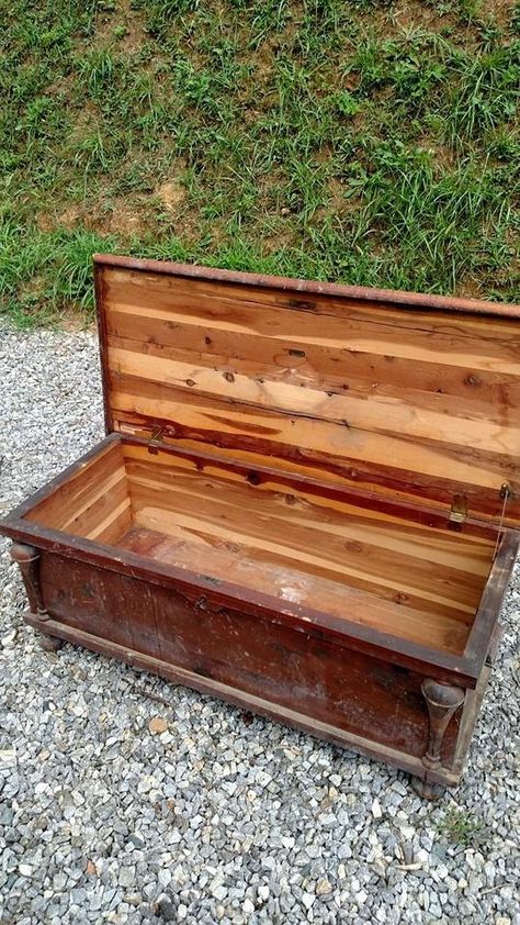 One Man's Junk To Unique Coffee Table! Antique Cedar Chest, Antique Trunk Coffee Table, Wood Crate Coffee Table, Painted Cedar Chest, Cool Coffee Table, Coffee Table Painted, Ikea Lack Coffee Table, Lack Coffee Table, Trunks For Sale