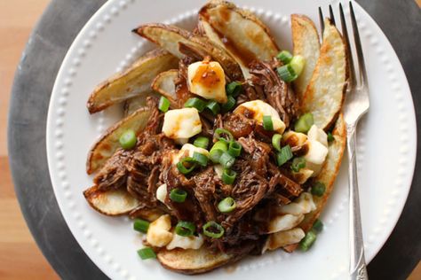 Pulled Beef Poutine - Dinner With Julie Ground Beef Poutine, Poutine Recipe, Pulled Beef, Beef Pot Roast, Canadian Food, Poutine, Beef Dinner, Beef Brisket, Game Day Food