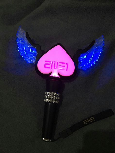 2ne1 Lightstick, Tatts Ideas, Kpop Lightsticks, Lightstick Kpop, Kpop Lightstick, Girly Girl Outfits, Light Stick, Glow Sticks, Girly Girl