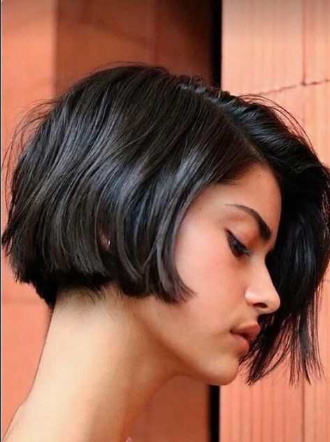 Short bob Round Face Haircuts, Bob Haircuts For Women, Short Bob Haircuts, Penteado Cabelo Curto, Trending Hairstyles, Hairstyles For Round Faces, Short Bob Hairstyles, Short Hairstyles For Women, Half Up