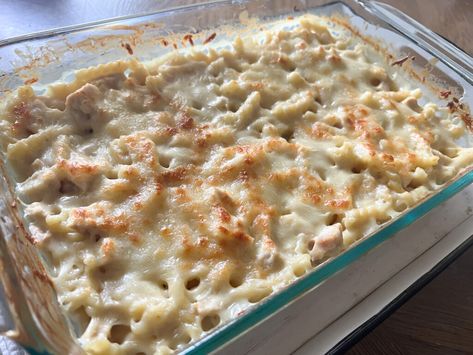 Easy Alfredo Casserole, One Pan Chicken Alfredo Pasta Bake, Sausage Alfredo Pasta Bake, Make Ahead Alfredo Pasta Bake, Fettuccini Alfredo Bake, Oven Chicken Alfredo Pasta, Chicken Alfredo Dump And Bake, Canned Chicken Alfredo Recipes, Baked Fettuccine Alfredo