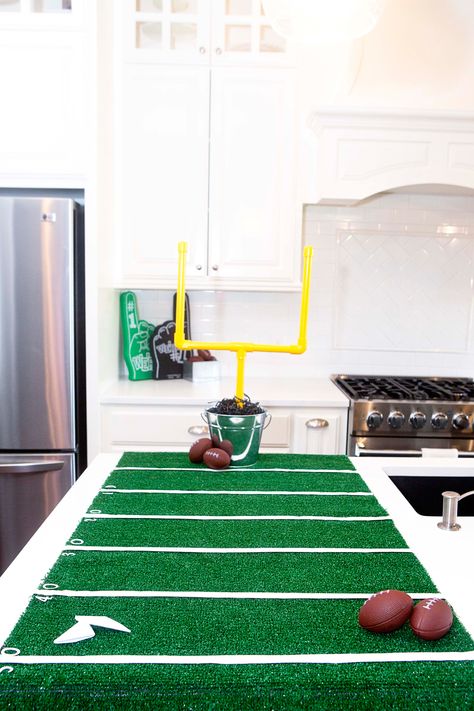 Diy Field Goal Post, Goal Post Football, Field Goal Post, Diy Football Party, Dallas Cowboys Party, Football Watch Party, Football Banquet, Football Diy, Football Theme Party