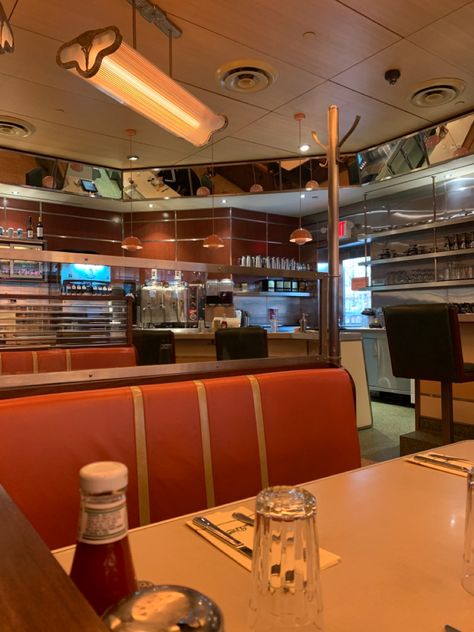 60s Jukebox Aesthetic, City Diner Aesthetic, 2000s Restaurant Aesthetic, Nyc Diner Aesthetic, New York Diner Aesthetic, 90s Diner Aesthetic, 80s Diner Aesthetic, Diner Aesthetic Night, Old Diner Aesthetic