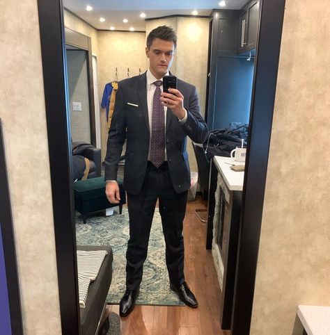 The Flash on Instagram: “Thanks for joining my takeover today. I love interacting with all of you. Stay safe, stay home if you can, practice social distancing. And…” Sawyer Family, Cw Flash, Black Ops Iii, Emerson College, The Flash Grant Gustin, Gotham Knights, Kristin Chenoweth, The Sandman, Grant Gustin