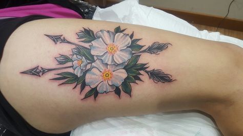 Cherokee roses with arrows through the middle.. My newest pieces. Thigh tat! Tattoos are therapy.. Cherokee Rose Tattoo, Cherokee Indian Tattoos, Cherokee Tattoos, Indian Tattoo Design, Rose Tattoo Meaning, Cherokee Rose, Rose Flower Tattoos, Army Tattoos, Native American Tattoos