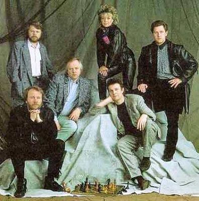 Benny & Bjorn and Tim Rice pose in true Eighties style with part of the original 1984 Chess cast: Elaine Page, Murray Head and Tommy Korberg. Bjorn Ulvaeus, Chess Musical, Benny Anderson, Eighties Style, Musical Theatre Broadway, Nerdy Things, Musical Theater, Les Miserables, Musical Theatre