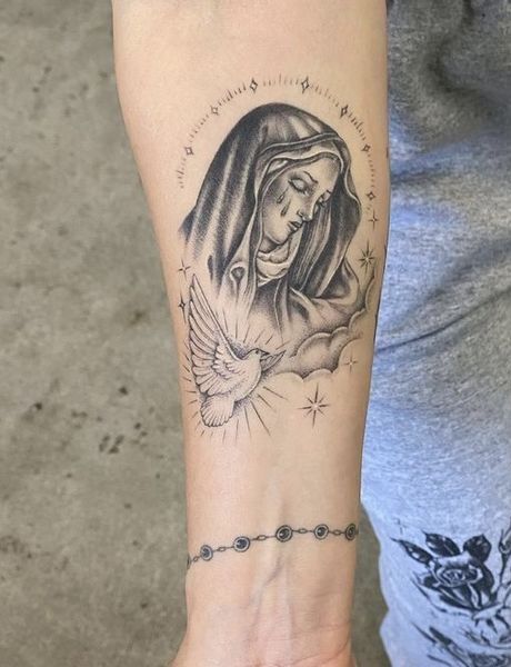 Feminine Virgin Mary Tattoo, Mother Mary Tattoo For Women, San Judas Tadeo Tattoo For Women, Virgen Mary Tattoo For Women, Mary Tattoo Forearm, Catholic Tattoos For Women, Spirituality Tattoos, Apprenticeship Portfolio, Latina Tattoo Ideas