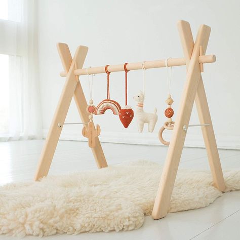 Diy Baby Gym, Infant Activity, Perlengkapan Bayi Diy, Boho Baby Nursery, Baby Play Gym, Baby Activity Center, Diy Bebe, Baby Room Inspiration, Rainbow Baby Shower