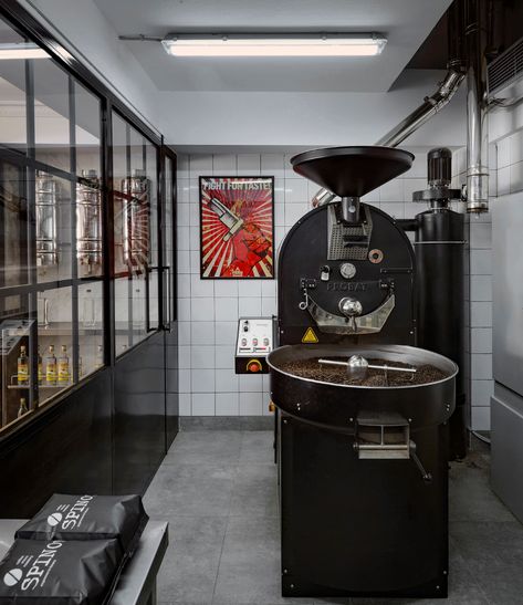 Coffee Roasting Room, Industrial Coffee Shop, Coffee Bean Shop, Coffee Bar Design, Coffee Lab, Coffee Shop Interior Design, Cheap Coffee, Coffee Room, Coffee Roastery