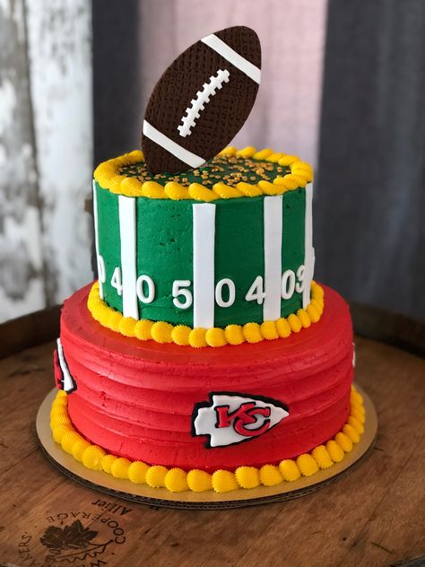 KC Chiefs Birthday Cake Kansas City Chiefs Bday Party, Mahomes Birthday Party, Mahomes Birthday Cake, Chiefs Themed Birthday, Patrick Mahomes Birthday Party, Chiefs Football Birthday Party, Chiefs Snack Ideas, Kansas City Chiefs Cakes, Kc Chiefs Birthday Cake