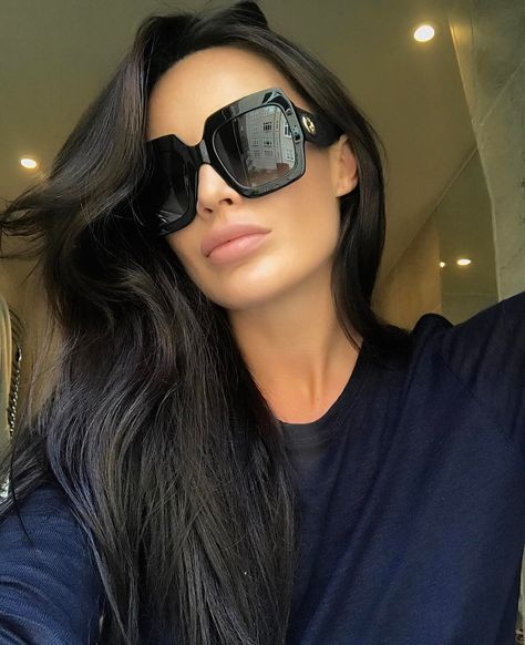 Always Perfect  @czarachka #womanslook Royal Girls, Sunglasses Women Vintage, Uv Sunglasses, Trendy Sunglasses, Black Women Fashion, Gucci Sunglasses, Trend Fashion, Oversized Sunglasses, Black Sunglasses