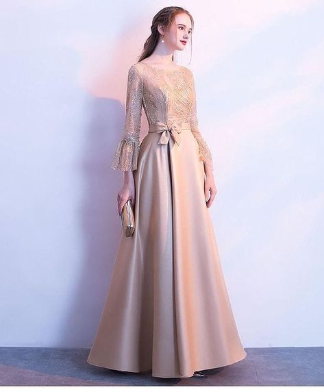 tntgallery di Instagram "buat gaunmu secantik kamu♡♡ Menerima jasa jahit kebaya wisuda,bridesmaid, gaun kondangan hanya di @tntgallerykebaya @tntgallerykebaya ..…" Hijab Prom Dress, Gaun Dress, Baju Kahwin, Kebaya Modern Dress, Hijab Dress Party, Dress Pesta, Kebaya Dress, Muslimah Dress, Dress Muslim