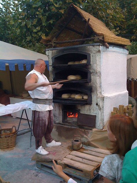 stacked bread oven                                                                                                                                                                                 More Pizza Oven Outdoor Diy, Diy Pizza Oven, Four A Pizza, Stone Oven, Bread Oven, Clay Oven, Wood Oven, Outdoor Stove, Outdoor Oven