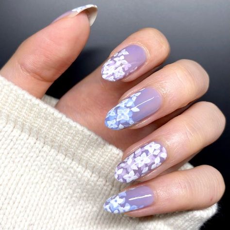 Hydrangeas : RedditLaqueristas Hydrangea Nails, Nail Paint, Nail Art Tutorial, Nail Tutorials, Flower Nails, Mani Pedi, Nail Art Ideas, Original Artists, Almond Nails