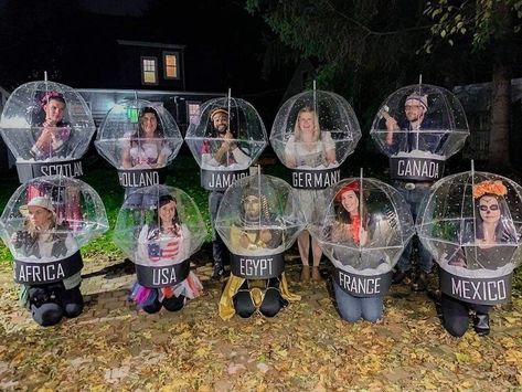 Snow Globe Halloween Costume Diy, Costume For Groups Of Four, Snowglobe Costume Diy, Snow Globe Costume Diy, Group Christmas Costumes For Work, Snowglobe Costume, Carnaval Costume Group, Snow Globe Costume, Diy Group Costumes