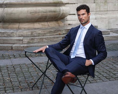 Here comes the weekend, meet it with style! #enzocustom Italy Outfits Men, Terno Slim Fit, Business Casual Attire For Men, Mens Business Casual Outfits, Blue Suit Men, Custom Suits, Formal Mens Fashion, Designer Suits For Men, Mens Fashion Smart