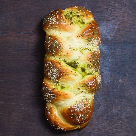 Stuffed Challah, Pesto And Goat Cheese, Pesto Goat Cheese, Shavuot Recipes, Shabbat Recipes, Challah Bread Recipes, Kosher Cooking, Challah Bread, Kosher Recipes