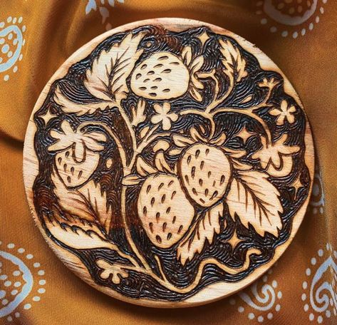 Aesthetic Wood Burning, Cute Wood Burning Ideas For Boyfriend, Large Pyrography Art, Wood Burning Crafts For Beginners, Wood Burning Box Ideas, Cat Wood Burning, Woodburn Coasters, Wood Burn Art, Wood Burning Crafts Diy