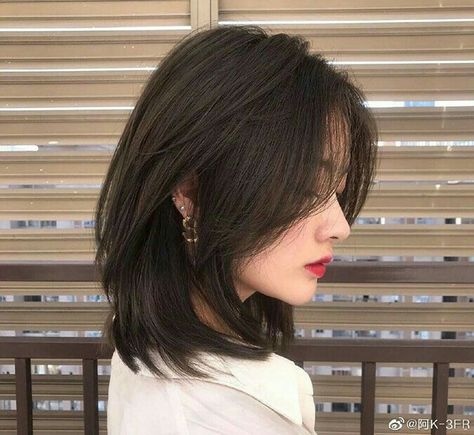 Hair Style Korea, Asian Short Hair, Shot Hair Styles, Haircuts For Medium Hair, Haircuts Straight Hair, Penteado Cabelo Curto, Short Hair Haircuts, Cut My Hair, Hair Inspo Color