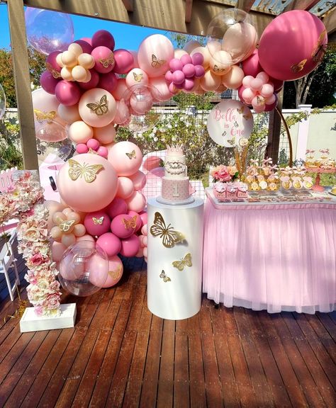 Balloon Arch With Butterflies, Butterfly Balloon Garland, Happy Birthday Bella, Butterfly Balloon, Butterfly Garland, Butterfly Balloons, Round Arch, Balloon Arches, Birthday Idea