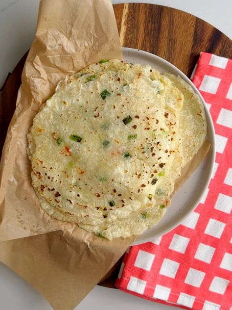 Cassava Flour Roti, Cassava Flour Flatbread, Guyanese Roti, Cassava Tortillas, Cassava Recipe, Jamaican Dishes, Tortilla Recipe, Savory Vegan, Bread Making