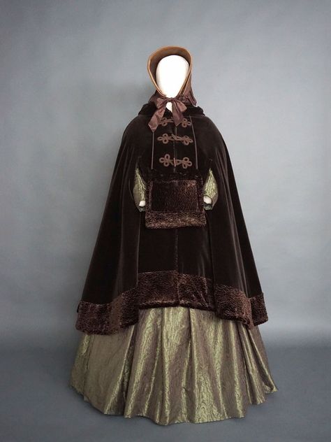 Victorian Cape Pattern, 1850s Dress, Winter Gowns, Victorian Cape, Victorian Era Dresses, Silk Bonnet, Dc Fashion, Cape Pattern, Velvet Gown