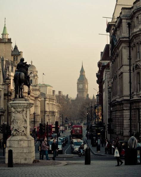 London Aesthetic Buildings, Comfort Place, London Dreams, London Trip, London Baby, London Aesthetic, Dark Paradise, The Windy City, London Town