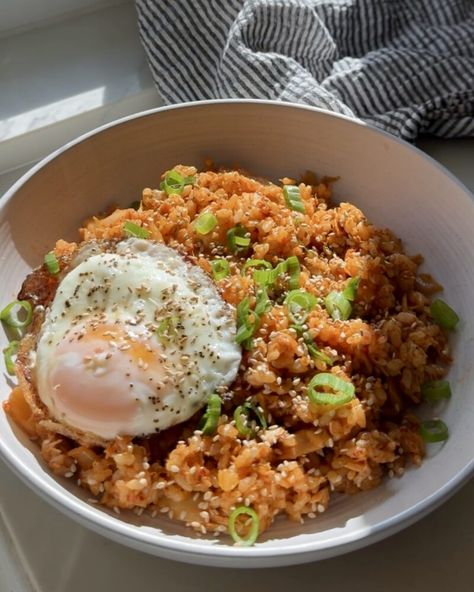 Easy Weekday Lunches, Tuna Fried Rice, Weekday Lunches, Tuna Rice, Chinese Bbq Pork, Seaweed Snacks, Kimchi Fried Rice, Pork Stir Fry, Canned Tuna