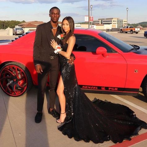 Black Prom Outfits For Couples, Prom Dresses Black Couples, Black Prom Couples Outfit, Black Prom Dress Couple, Prom Black Couples, Prom Outfits For Couples, Prom Dress Couple, Couple Prom Outfits, Prom Suit And Dress