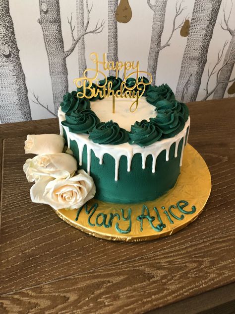 Emerald Green Birthday cake Green Birthday Cake, Green Birthday Cakes, Red Birthday Cakes, Nursing Cake, Inside Cake, White Birthday Cakes, 13 Birthday Cake, Gold Birthday Cake, Cake Liner