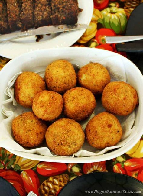 Vegan sausage-stuffed Italian rice balls - my mother-in-law's traditional italian recipe that I veganized using vegan sausage and other ingredients. | vegan Italian rice balls | sausage-stuffed Italian rice balls | vegan arancini | sausage-stuffed arancini | #veganriceballs #veganarancini #sausagestuffedriceballs #veganitalianrecipes Vegan Rice Balls, Vegan Arancini, Italian Rice Balls Recipe, Christmas Main Course, Italian Rice Balls, Rice Balls Recipe, Vegetarian Italian Recipes, Veggie Mains, Vegan Apps