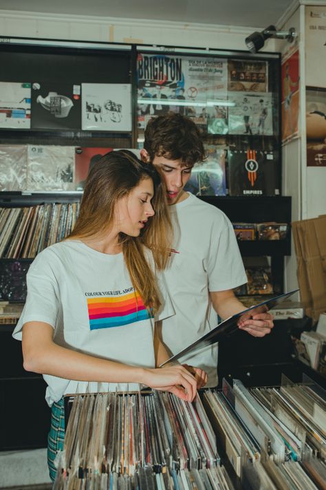 Retro Engagement Photos, Aesthetic Peace, Streetwear Photoshoot, Retro Photoshoot, Vinyl Record Shop, Sunday Kind Of Love, Side Portrait, Musician Photography, Debut Ideas