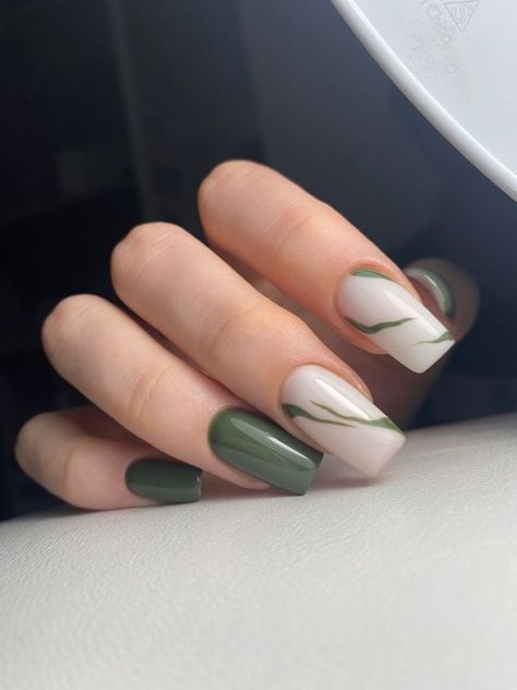 Explore Top Spring Nails Dip 2024 Trends: Fresh Powder Colors & Chic Designs Spring Nails Dip, Nails Dip, Nagellack Trends, Hello Nails, Green Nail Designs, Casual Nails, Simple Acrylic Nails, Nail Swag, Minimalist Nails