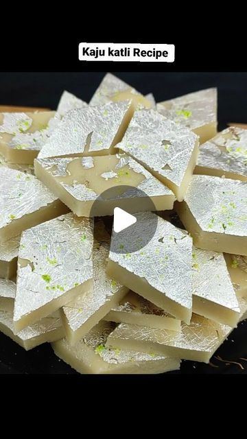 Kaju Katli Recipe Video, Rawa Ladoo Recipe, Sweet Dish Recipes Indian, Kaju Katli Recipe, Easy Indian Sweet Recipes, Sweet Easy Recipes, Chicken Starter Recipes, Vegetarian Fast Food, Indian Cooking Recipes