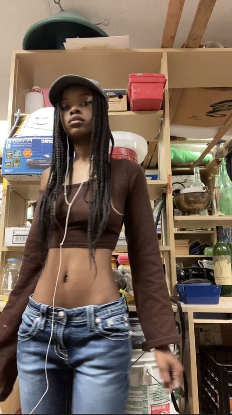 Fit check body goals 2000s outfit hourglass shape inspo Body Goals Hourglass Outfits Summer, Chubby Hourglass Shape, Hourglass Body Shape Models, Skyler Aesthetic, Hourglass Body Shape Outfits, Hourglass Outfits, Future Aesthetic, Hourglass Body Shape, 2000s Outfit