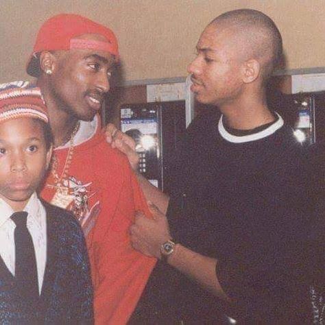 A photo that wasn't spliced together The Infamous Mobb Deep, Fredro Starr, Tupac Videos, Tupac Photos, Black Hair Magazine, Tupac Makaveli, Dj Premier, Tupac Pictures, Real Hip Hop