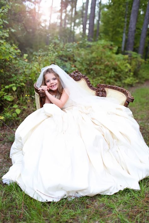 Take a picture of your daughter in your wedding dress! Child photography Daughter In Wedding Dress, Daughter In Wedding, Moms Wedding Dress, Toddler Wedding Dress, Baby In Wedding Dress, Wedding Dress Photoshoot, Making A Wedding Dress, Mom Wedding Dress