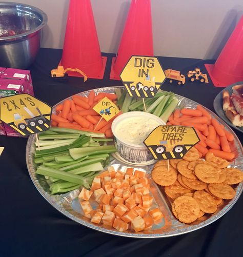 Construction Theme Charcuterie Board, Construction Theme Party Food, Birthday Construction Theme, Dino Cakes, Digger Party, Digger Birthday, Theme Snack, Party Ideas Birthday, Construction Theme Birthday Party