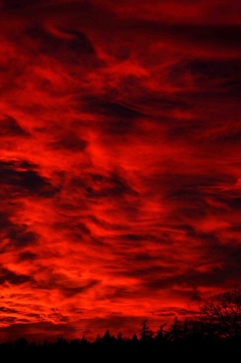 A sky of fire and ash Fire In The Sky, Fire Sunset, Sky On Fire, Red Aesthetic Fire, Red Sky Aesthetic, Red Fire Aesthetic, Sky Red Aesthetic, Red Sky Wallpaper, Red Clouds