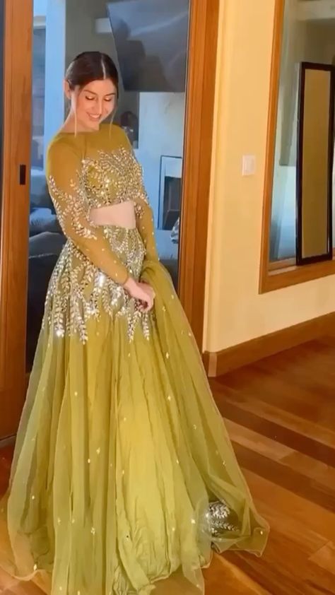 Lehenga For Haldi, Gown Dress Party Wear, Party Wear Frocks, Crop Top Lehenga, Lehenga Saree Design, Fashion Dresses Formal, Lehenga Designs Simple, Indian Bride Outfits, Fav Color