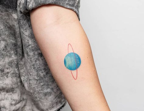 HANDPOKE ONLY ~ Nano ✌️ on Instagram: “🚀 H a n d p o k e d 🚀  I didn't know #uranus has a red ring around it 😹😹😹😹. It's also full of gas. #truefacts #nokidding  Gracias genia!…” Uranus Tattoo, Handpoke Tattoo Ideas, Tattoo Ideas Couple, Planet Drawing, Tatoo Inspiration, Aquarius Tattoo, Planet Tattoos, Special Tattoos, Handpoke Tattoo