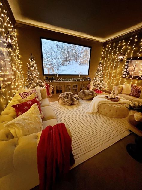 Christmas Room Inspiration, Tv Stand Decor Ideas, Holiday Bedroom, My Texas House, Christmas House Lights, Holiday Room, Christmas Apartment, Cozy Christmas Decor, Texas House