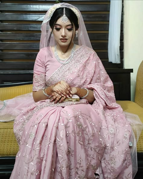 Bangladeshi Wedding Dress, Simple Engagement Look, Engagement Saree Look Indian, Bangladeshi Bride, Nikkah Saree, Bangladeshi Wedding, Muslim Brides Indian, Engagement Saree Look, Engagement Saree