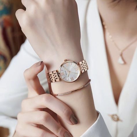 ชอบก็บันทึกลงบอร์ดค่ะ Hand Watch For Girls, Elegant Watches Women Classy, Aesthetic Watches For Women, Stylish Watches For Girls, Elegant Watches Women, House Design Modern, Home Interior Ideas, Pretty Watches, Rolex Diamond